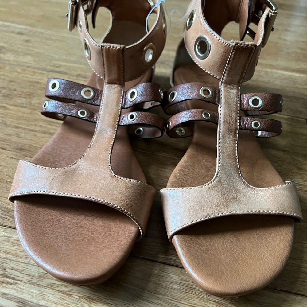NEW COLE HAAN Strappy Tan Sandals Ankle Buckle sz 8 - Picture 4 of 6